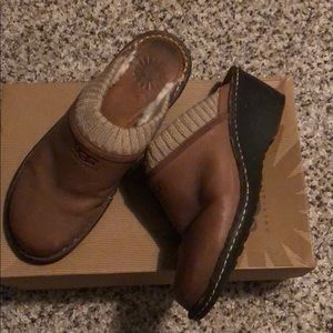 Ugg wedge mules “Gael” w/cleaner